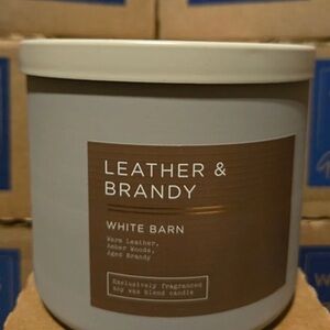 RARE *** 14.5 oz Discontinued Scent Leather & Brandy from White Barn